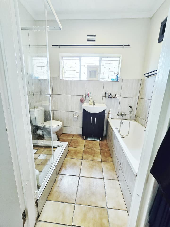 4 Bedroom Property for Sale in Crockarts Hope Eastern Cape